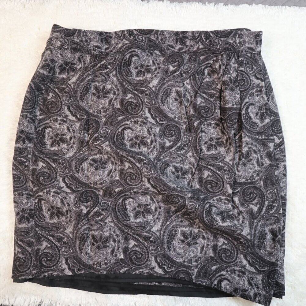 Talbots Wool Blend Floral Wrap Mini Skirt 12P Black Gray Jacquard - Picture 6 of 13